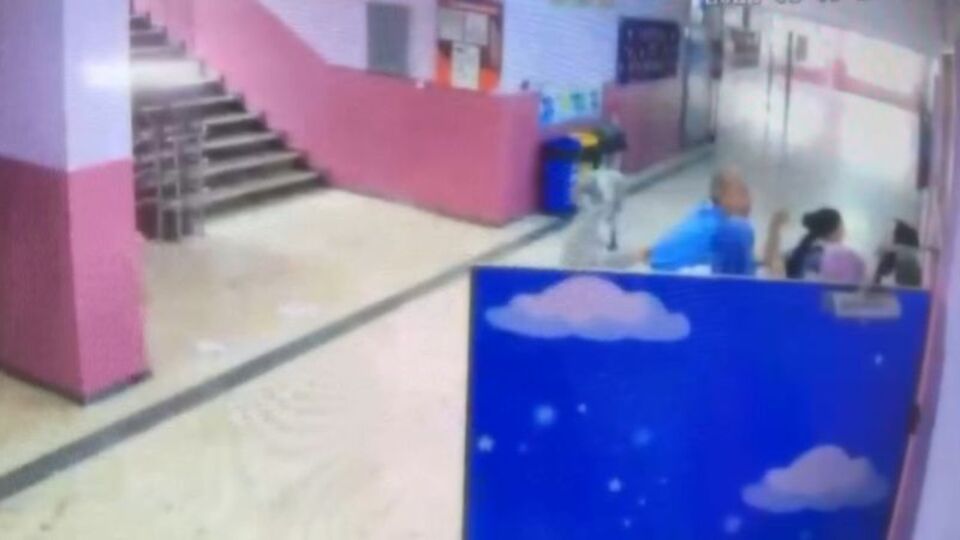 İbrahim öğretmenin ardından... Kızı eve geç gitti! Okulu bastı!