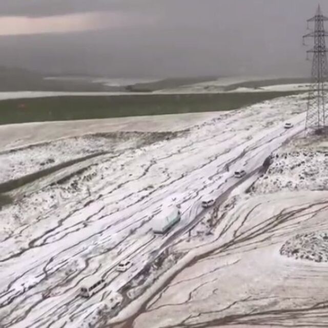 Başkent'te sağanak yağış ve dolu