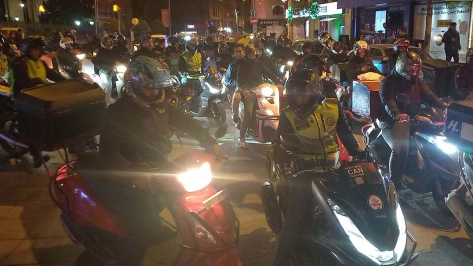 Motosikletli kuryelerden eylem