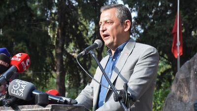 Özgür Özel'den, 'Anneler Günü' tebrikleri