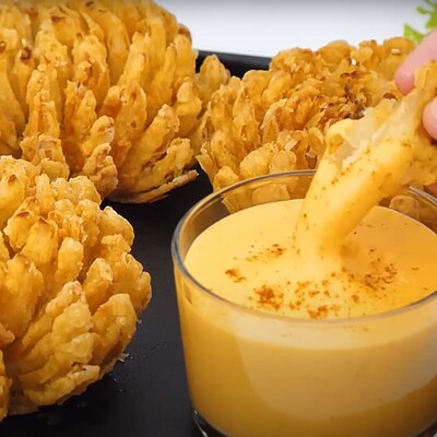  Cheddar soslu kızarmış çıtır soğan tarifi