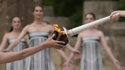 Olimpiyat meşalesinin olaylı yolculuğu