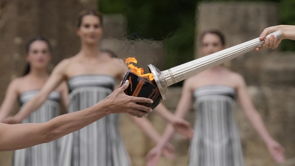 Olimpiyat meşalesinin olaylı yolculuğu