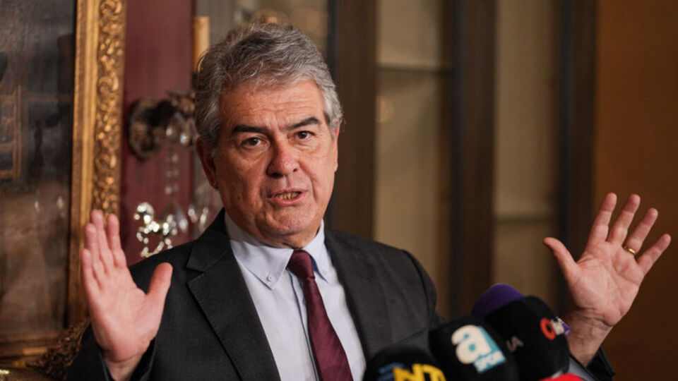 "Türkiye'de futbol hukuk dışı oynanıyor"