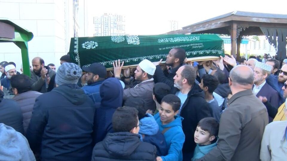 Gölette boğulan kardeşler son yolcuğuna uğurlandı