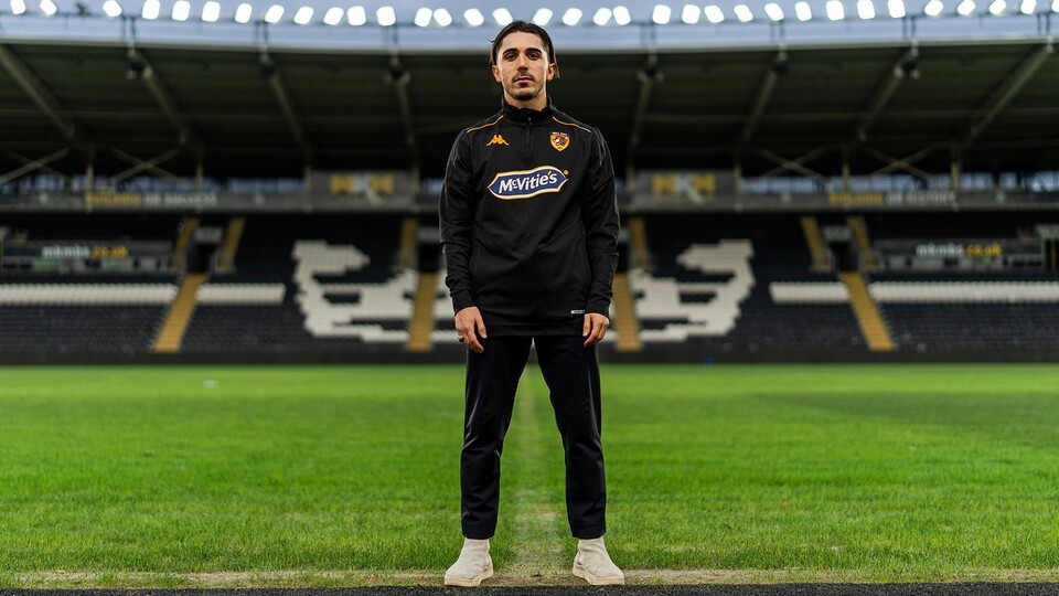 Hull City'de ayın oyuncusu Abdülkadir Ömür!