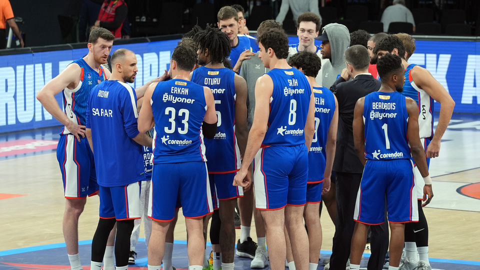 Anadolu Efes rahat kazandı!