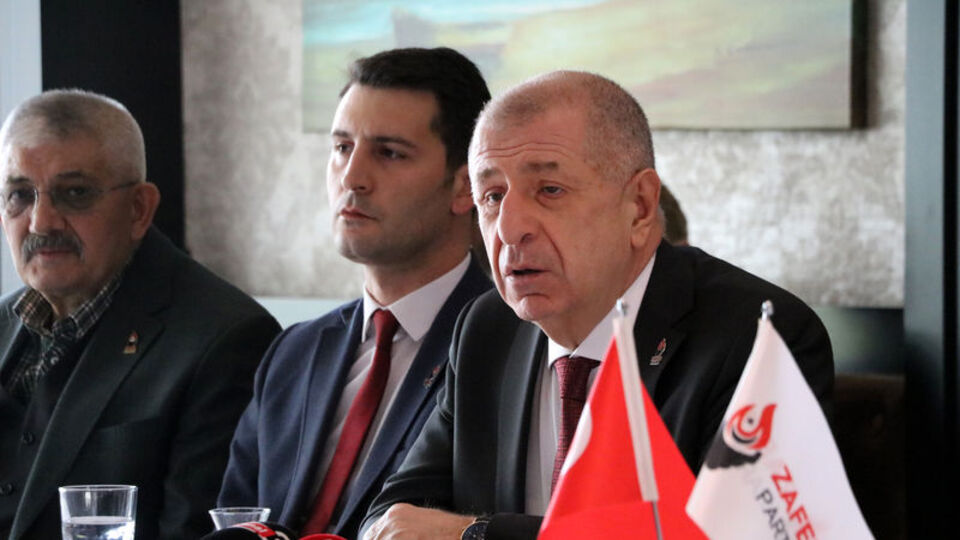 Özdağ'dan Özel'e: Stratejik meselelerde cahil