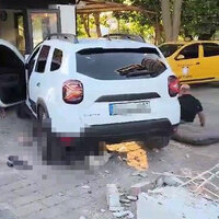 İşçilere çarptı! 2'sini altına aldı!
