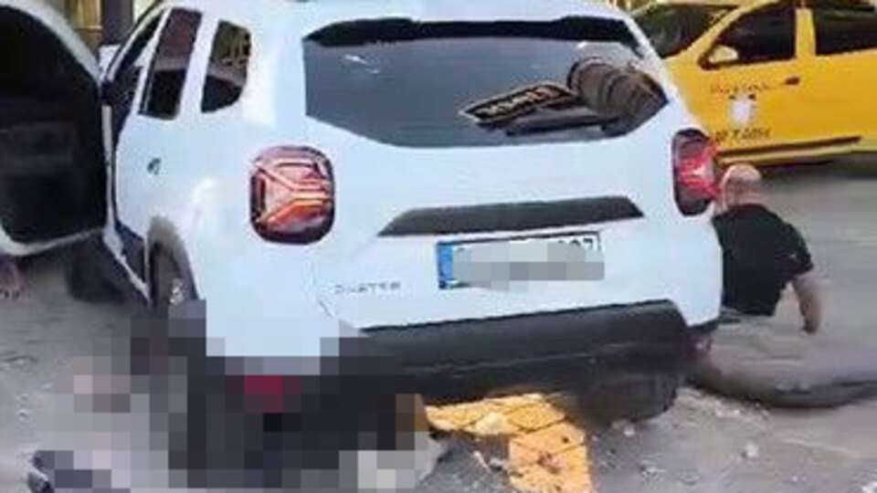 İşçilere çarptı! 2'sini altına aldı!