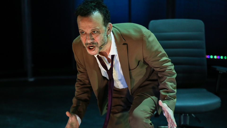 'Kibritin Ucunda' sahneye veda ediyor