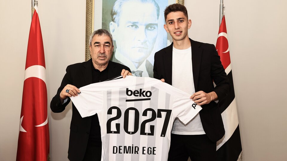 Beşiktaş'ta Demir Ege'nin sözleşmesi uzatıldı