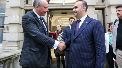 Bakan Kacır, girişim sermayesi yöneticileriyle görüştü