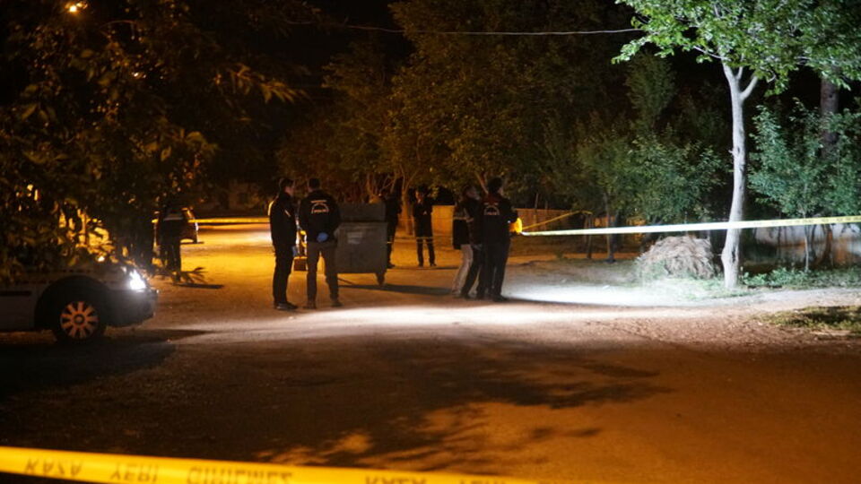 Polis memuru komşusunu öldürdü!