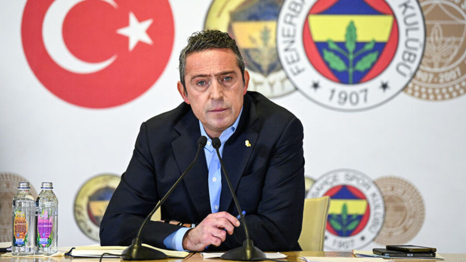 Ali Koç adaylık için gereken imzaları teslim etti