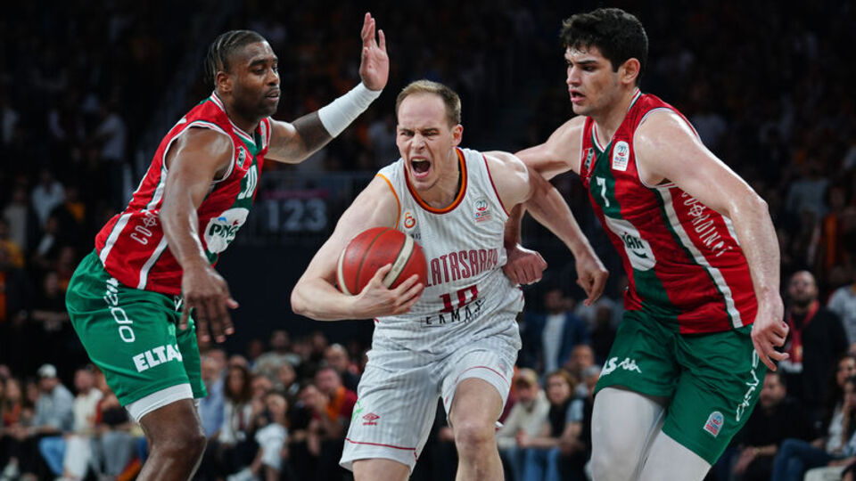 Galatasaray yenildi, seri eşitlendi!