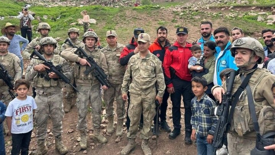 Kaybolan çocuk uyurken bulundu
