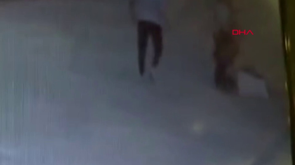 Tekme tokat dövdükleri 14 yaşındaki çocuğun kalbi durdu!