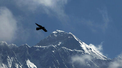 Oksijen takviyesiz Everest'in zirvesine tırmandı