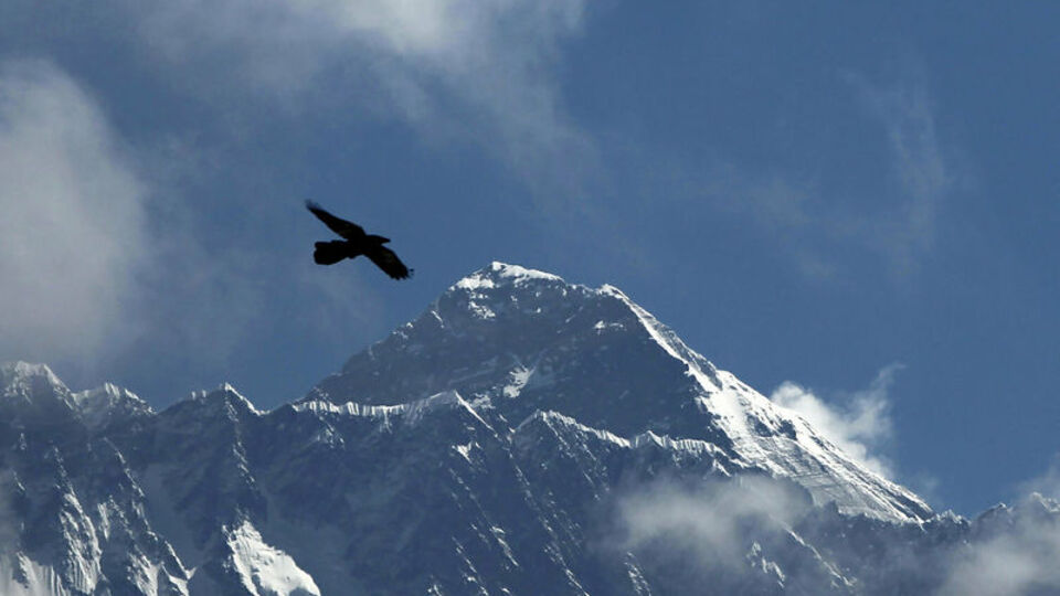 Oksijen takviyesiz Everest'in zirvesine tırmandı