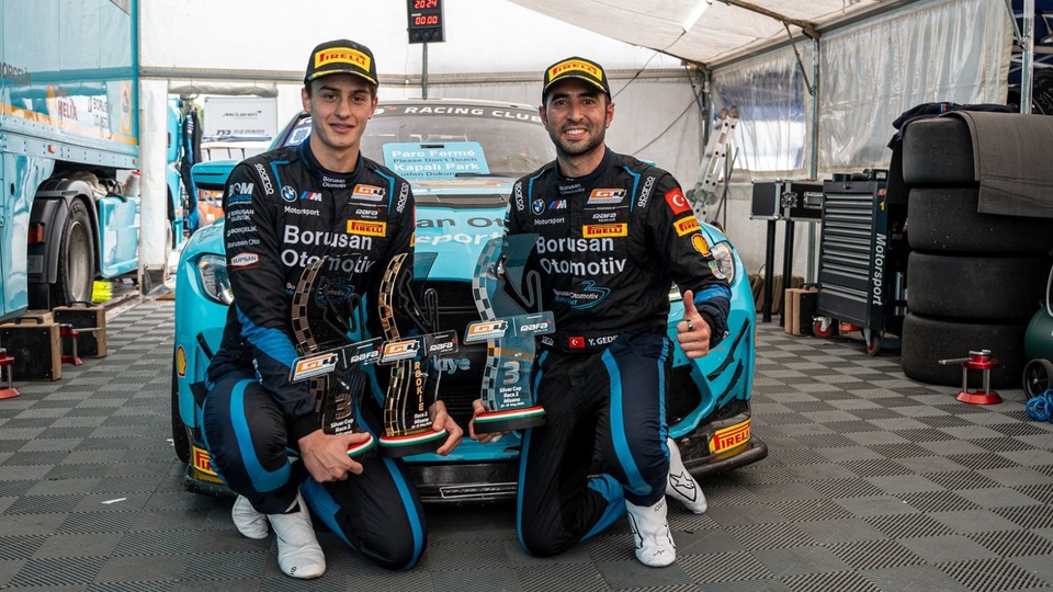 BOM, İtalya'dan iki kupa ile döndü