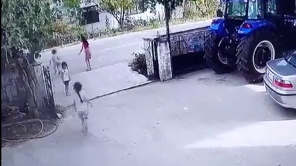 Otomobilin çarptığı 6 yaşındaki çocuk öldü