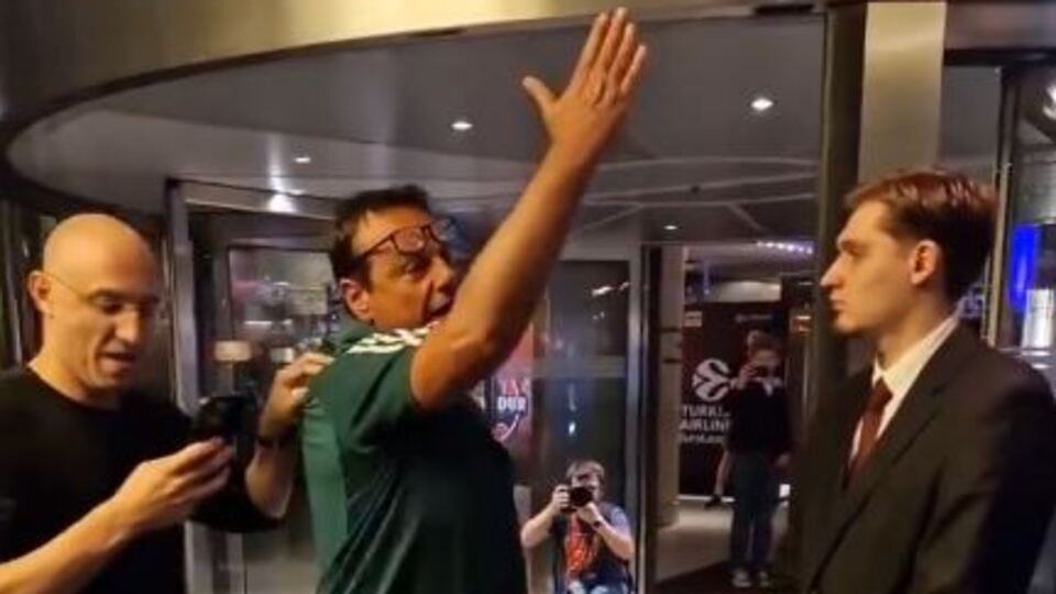 Ataman ile Fenerbahçeli taraftarlar tartıştı!