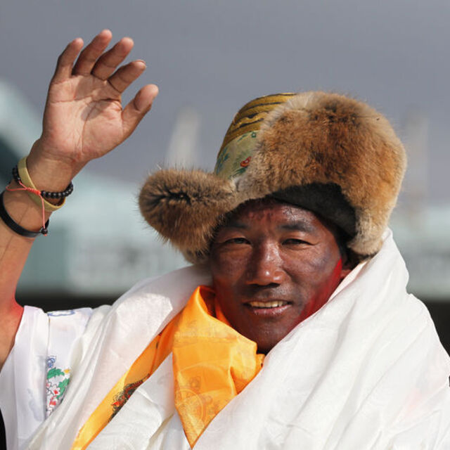 30. kez Everest'in zirvesine tırmandı