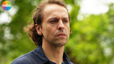 Gözyaşları içinde gitti