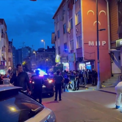 Üsküdar'da bir kafede silahla ateş açıldı