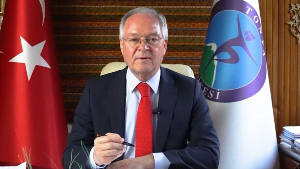 Belediye başkanına makam odasında darp