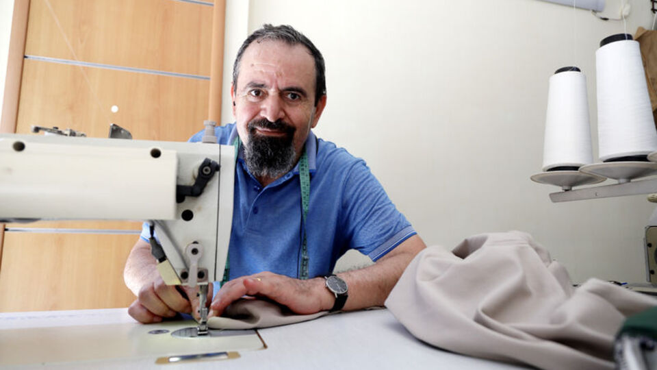 Kanser tedavisi gördü, beyaz saçı ve sakalı siyah uzadı