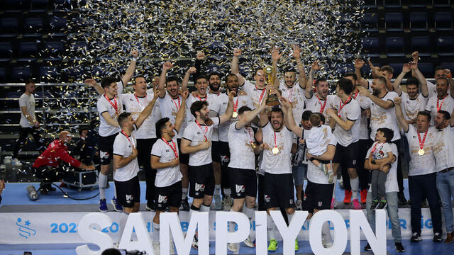 Şampiyon Beşiktaş Safi Çimento!