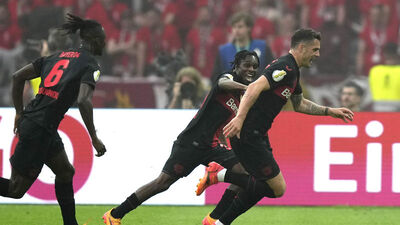 Bayer Leverkusen'den çifte kupa!