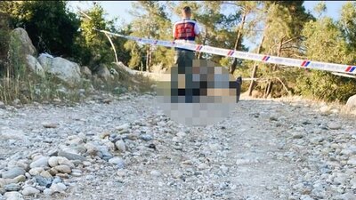 Anne ve babasına kurşun yağdırdı!