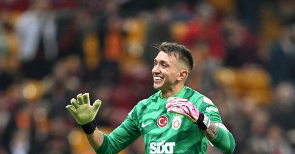 Fernando Muslera, 7. Süper Lig şampiyonluğunu kazandı Galatasaray