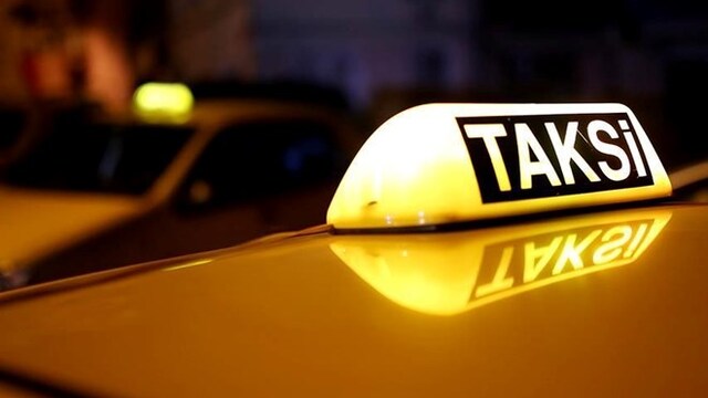 Depremzede aileden fazla ücret aldığı iddia edilen taksiciye beraat