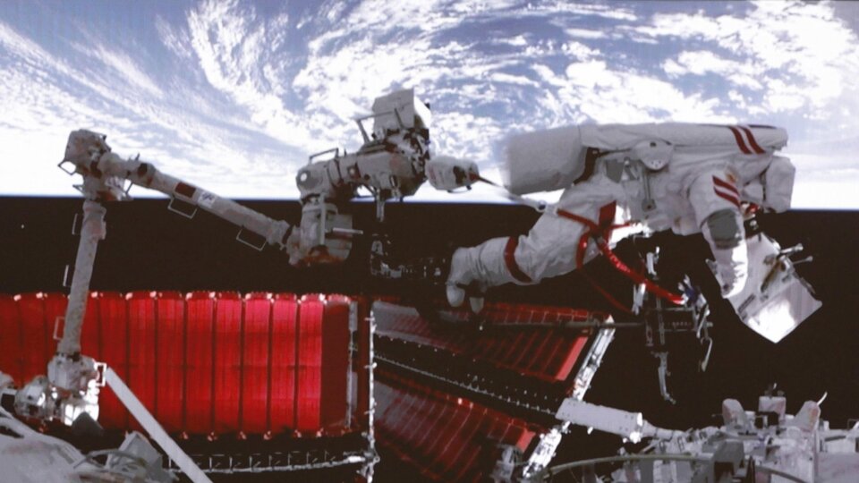 Taykonotların ilk uzay yürüyüşü