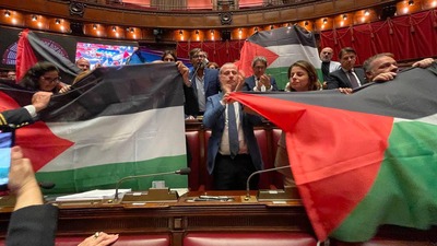 İtalya meclisinde Filistin bayrağı