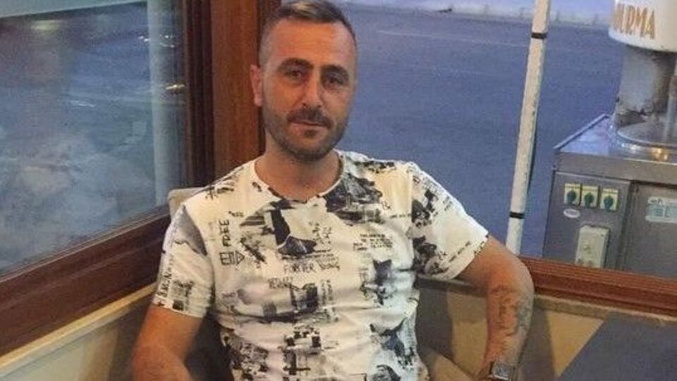 3 çocuk babasına sokakta kurşun yağmuru!