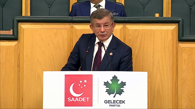 Davutoğlu'dan hükümete Gazze eleştirisi: Dizilerin hayal dünyasından uyanıp Gazze'nin gerçeğine dönün