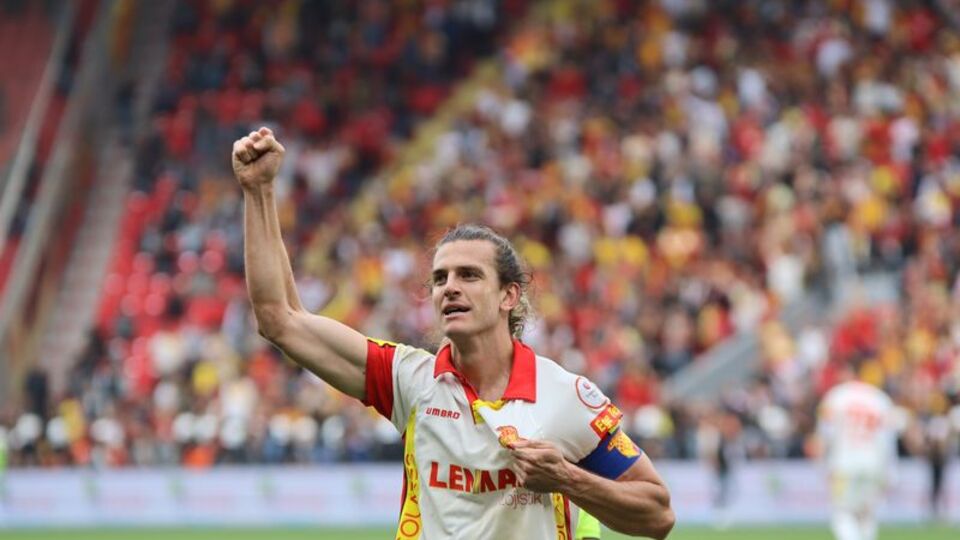 Göztepe, kaptanıyla yolları ayırdı!