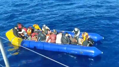 İzmir'de 37 göçmen kurtarıldı