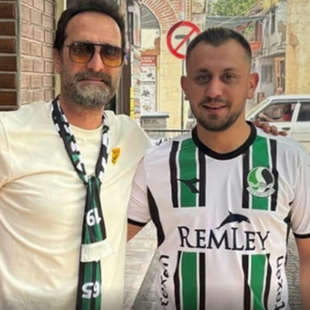 Ünlü oyuncu, Sakaryaspor için Adana'da