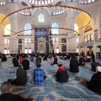 Bugün Cuma namazı saat kaçta?