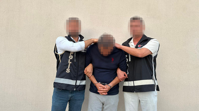Interpol'ün aradığı zanlı Alanya'da yakalandı