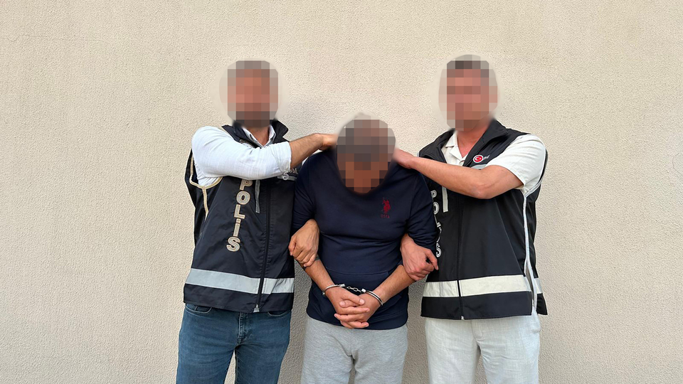 Interpol'ün aradığı zanlı Alanya'da yakalandı