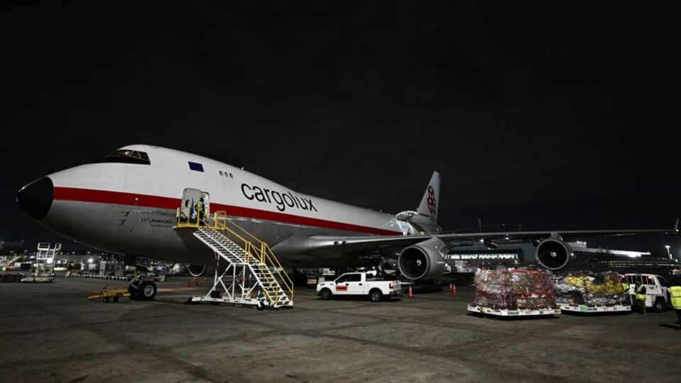 Yabancı kargo uçağı acil iniş yaptı