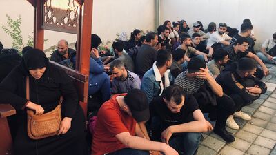 TIR dolusu göçmen Ayvalık'ta yakalandı