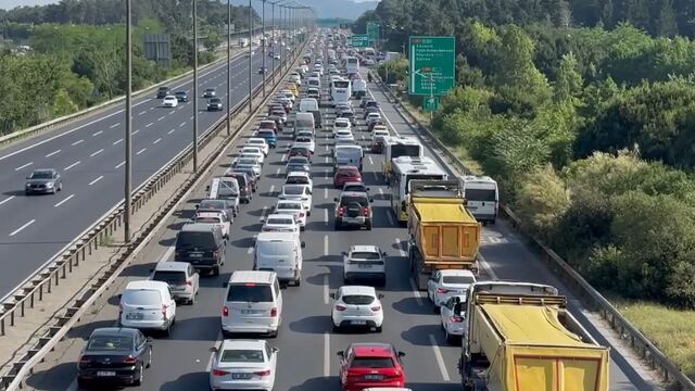 İstanbul yeni haftaya yoğun trafikle başladı